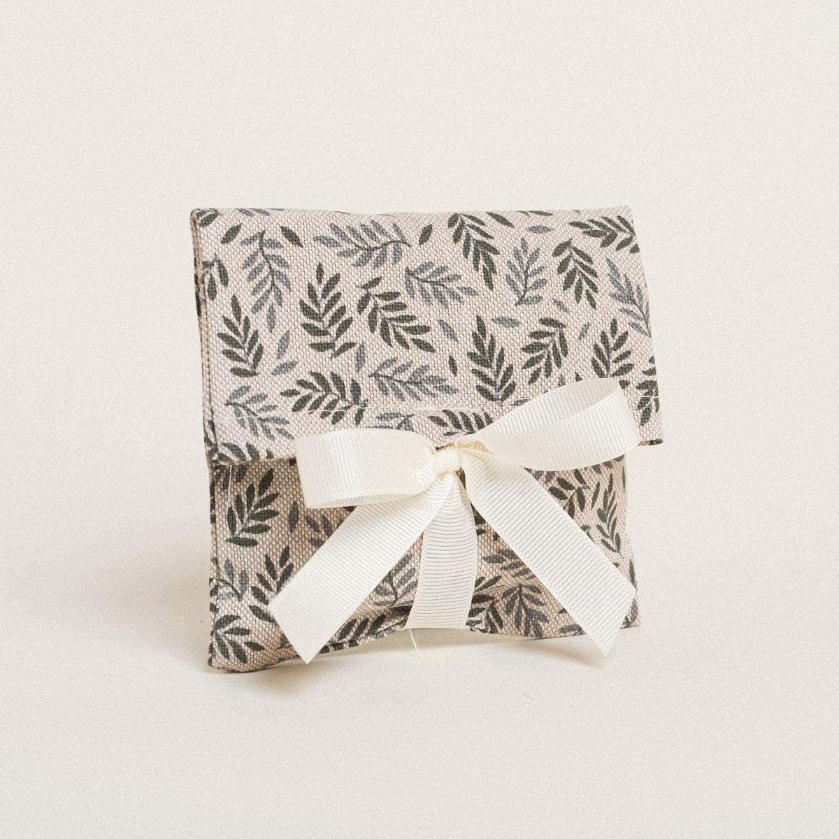 Beauty Home ΠΟΥΓΚΙ ΜΕ ΚΟΡΔΕΛΑ 12 x 17 cm ΜΙΚΡΑ ΠΡΑΣΙΝΑ ΦΥΛΛΑ